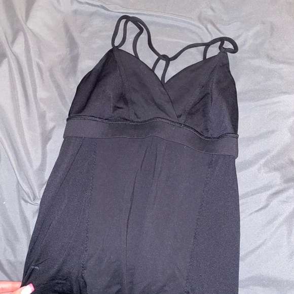 lululemon size 4 black tank - Picture 2 of 2